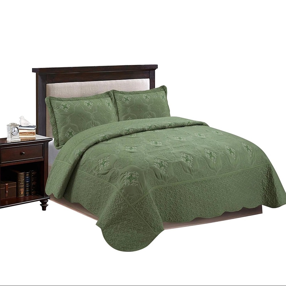 Queen 3 piece quilt set